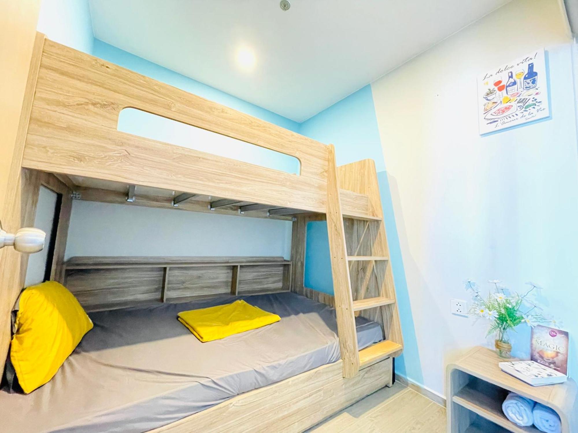 Pi's - Ho Nghi Duong The Song Apartment