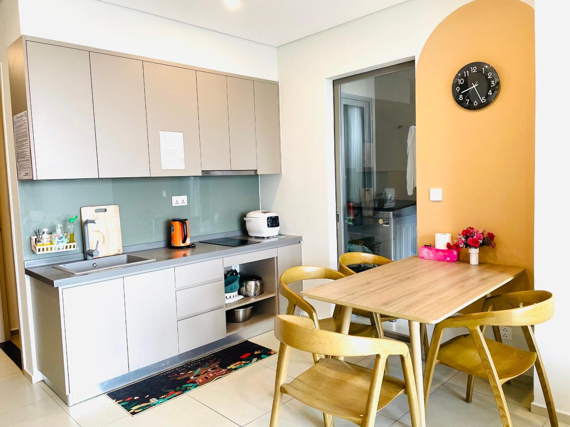 Pi's - Ho Nghi Duong The Song Apartment *