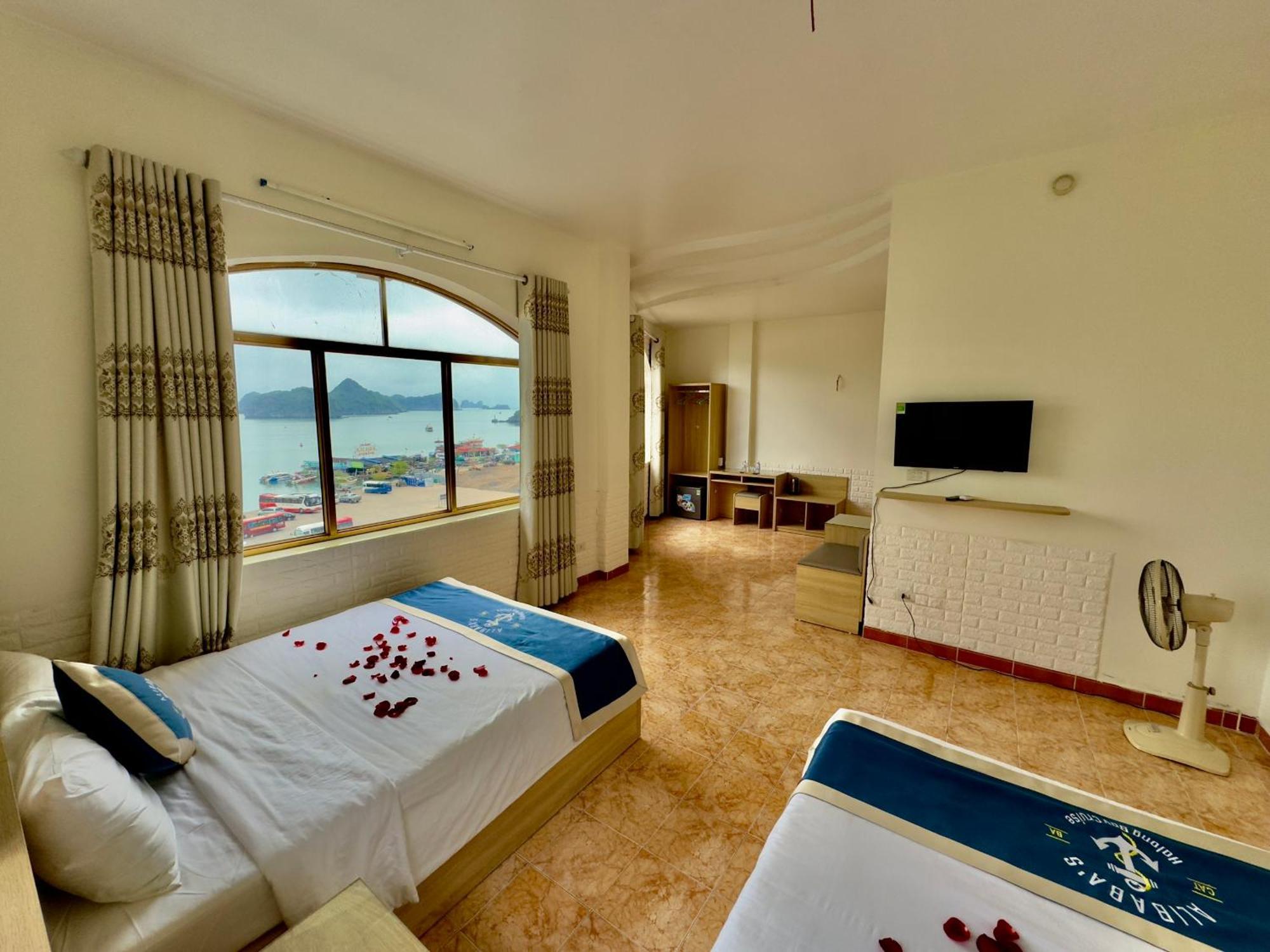 Cat Ba Plaza Hotel 2*