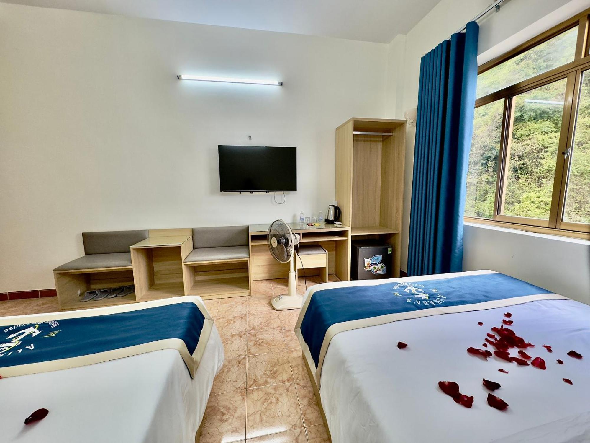 Cat Ba Plaza Hotel 2*