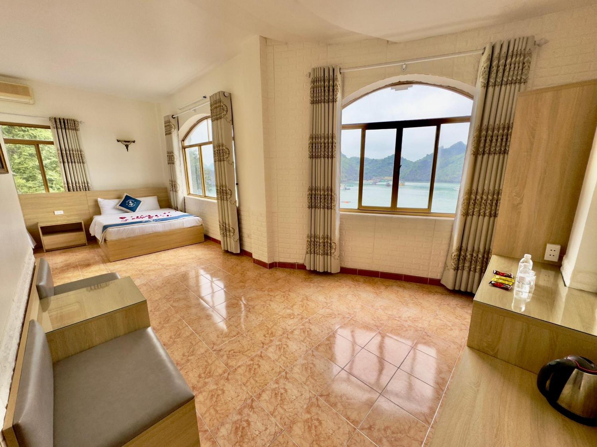 Cat Ba Plaza Hotel 2*