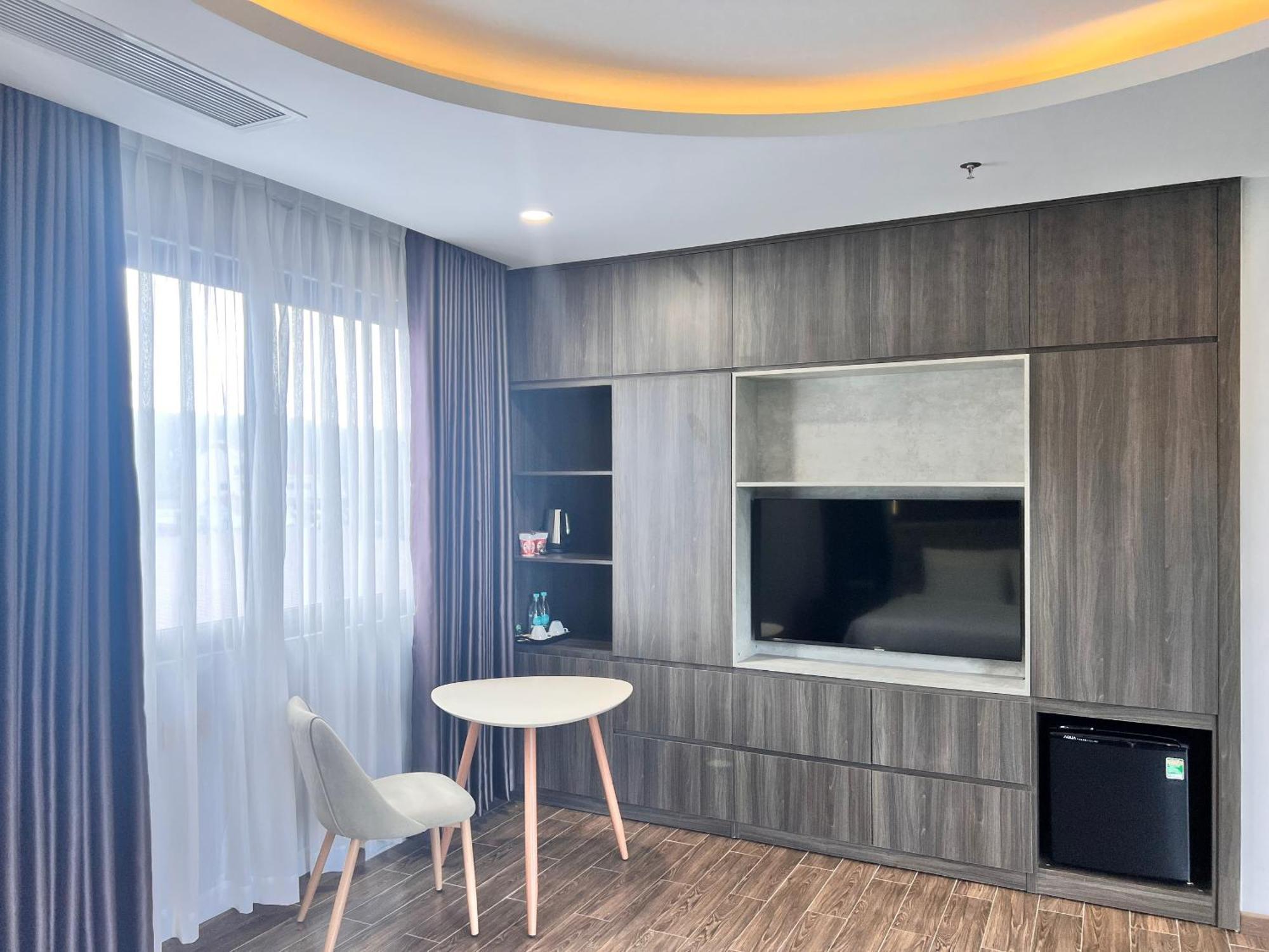 Le Anh Hotel *