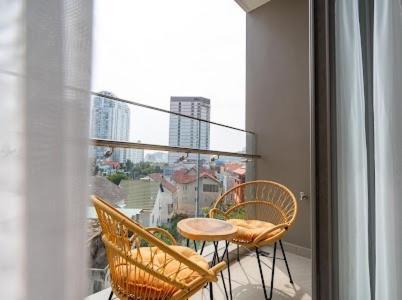 Apartment The Song 3pn *