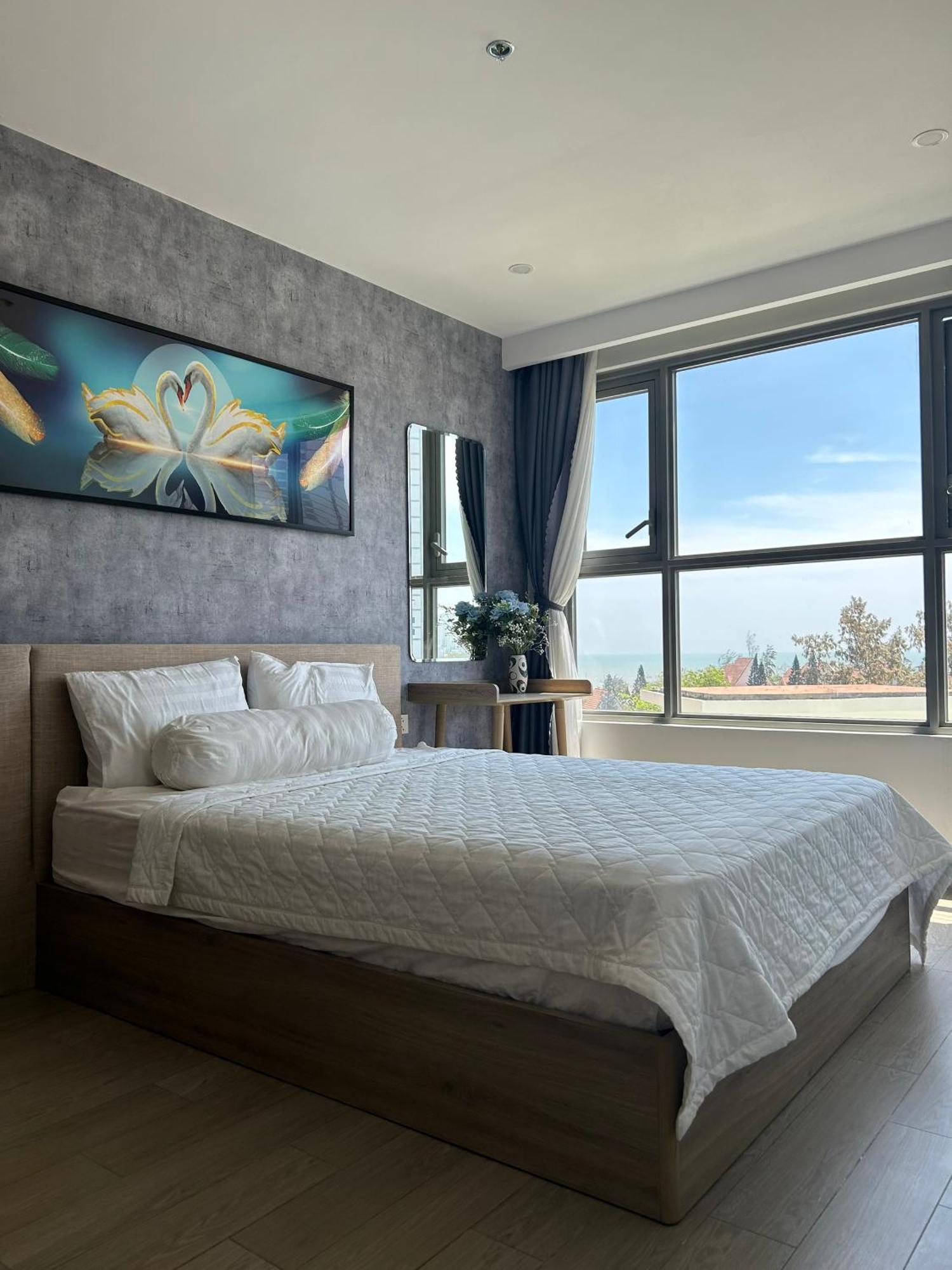Apartment The Song 3pn *