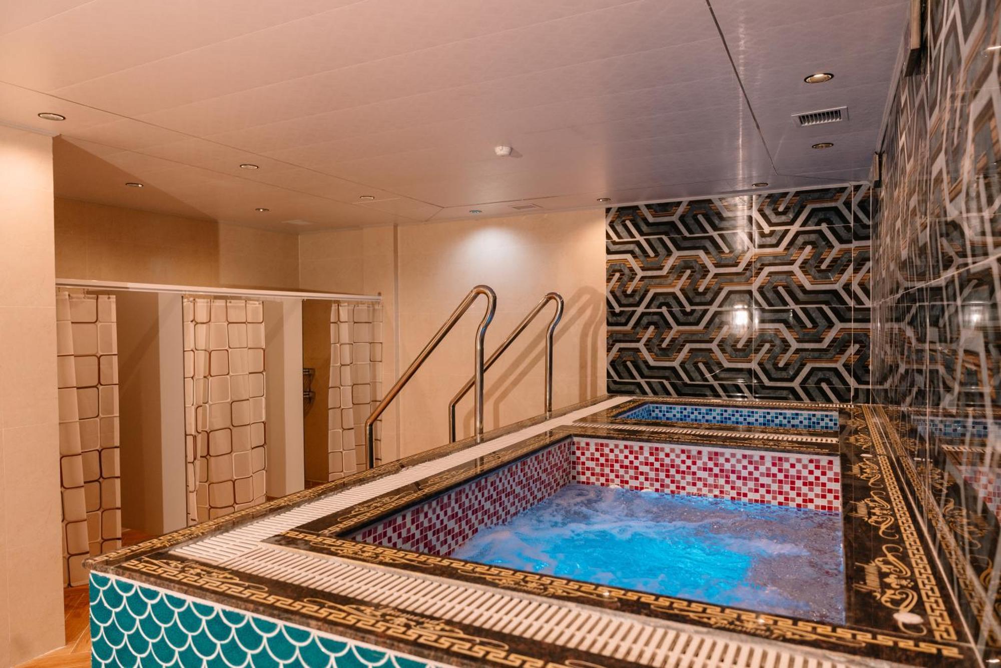 Diamond Hotel 3*