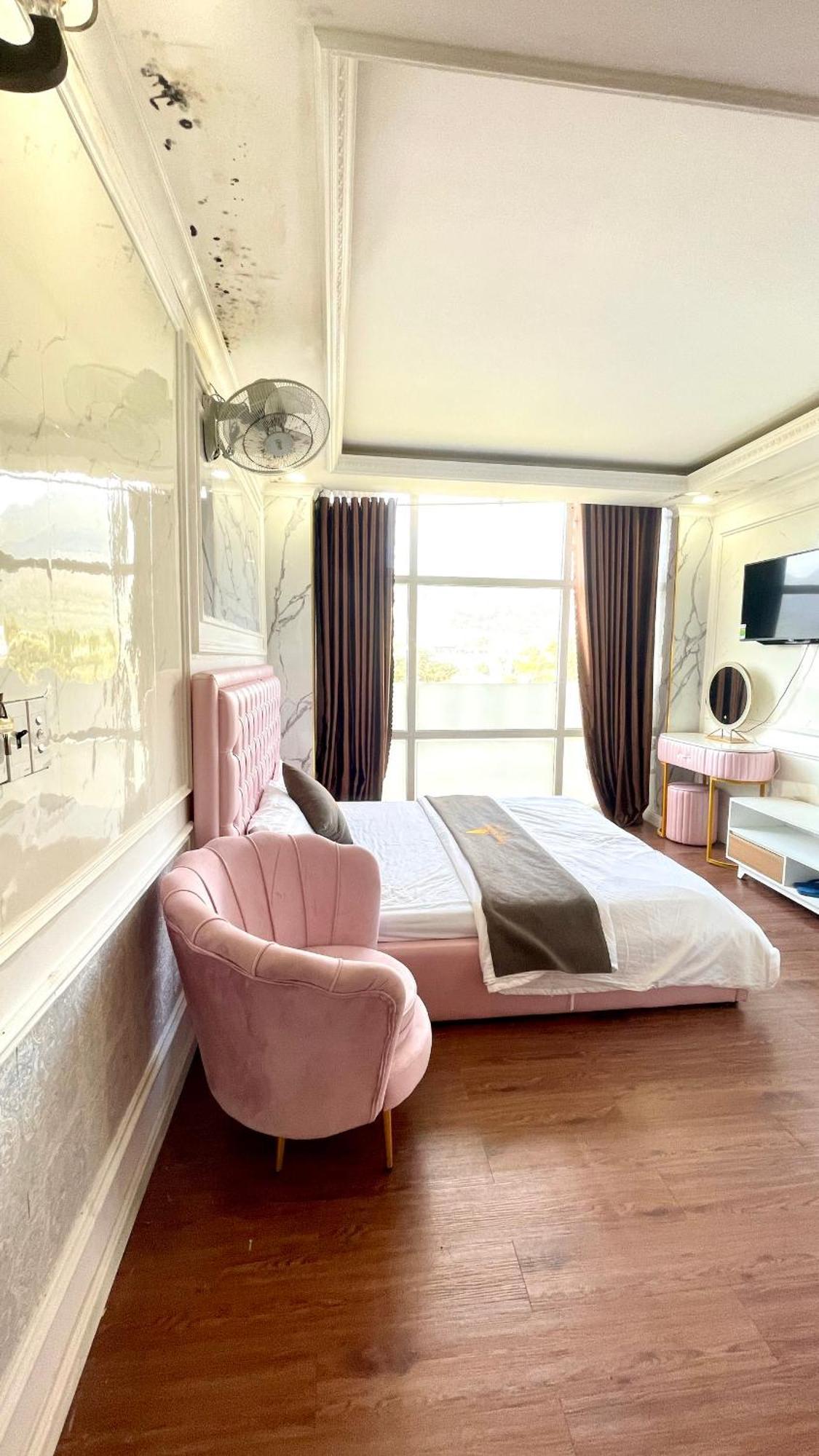 Hotel Bong Sen Con Dao Chi Khu Co Ong