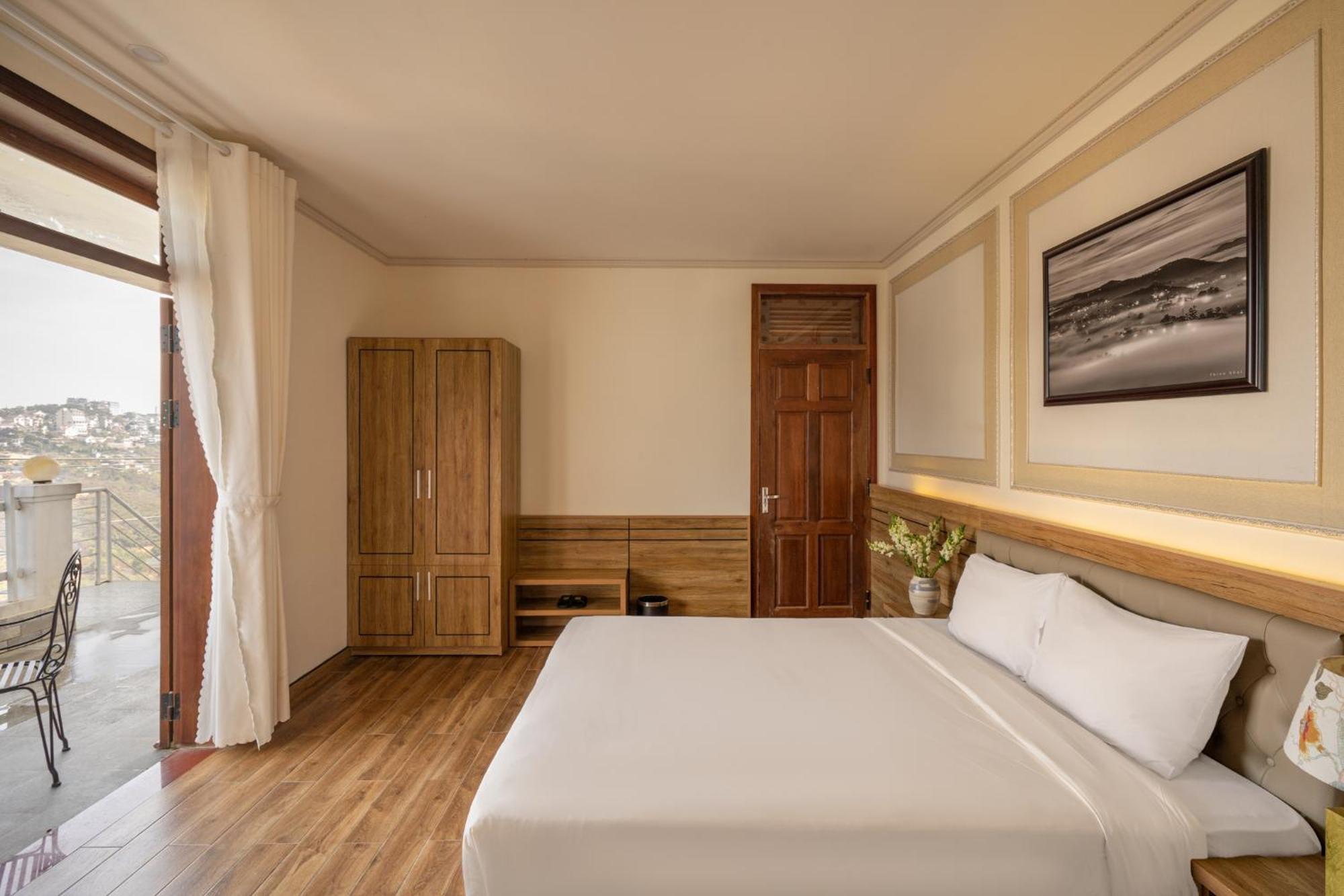Hotel Moon Valley