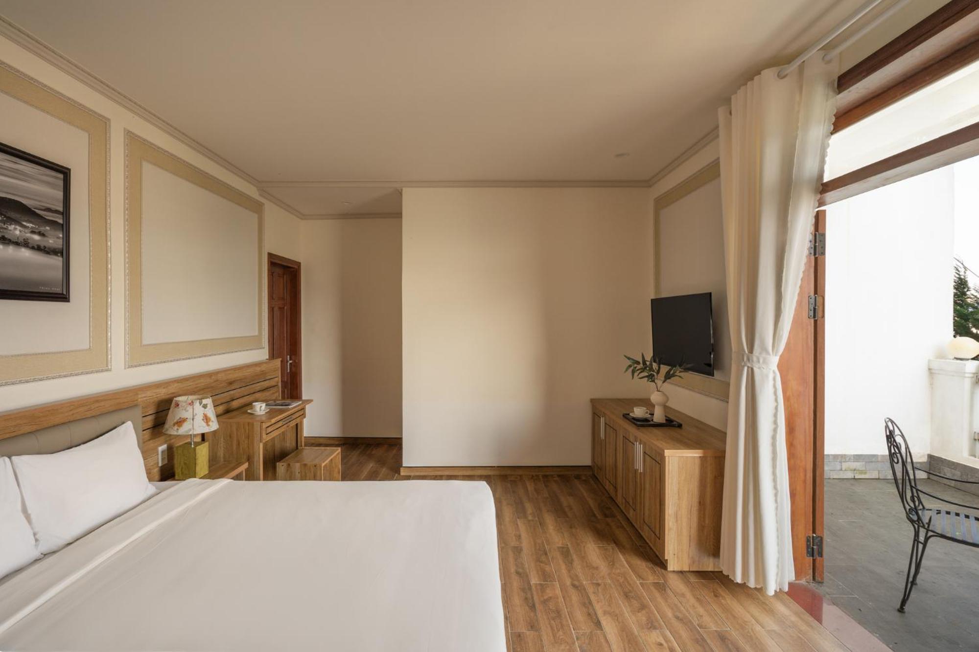Hotel Moon Valley