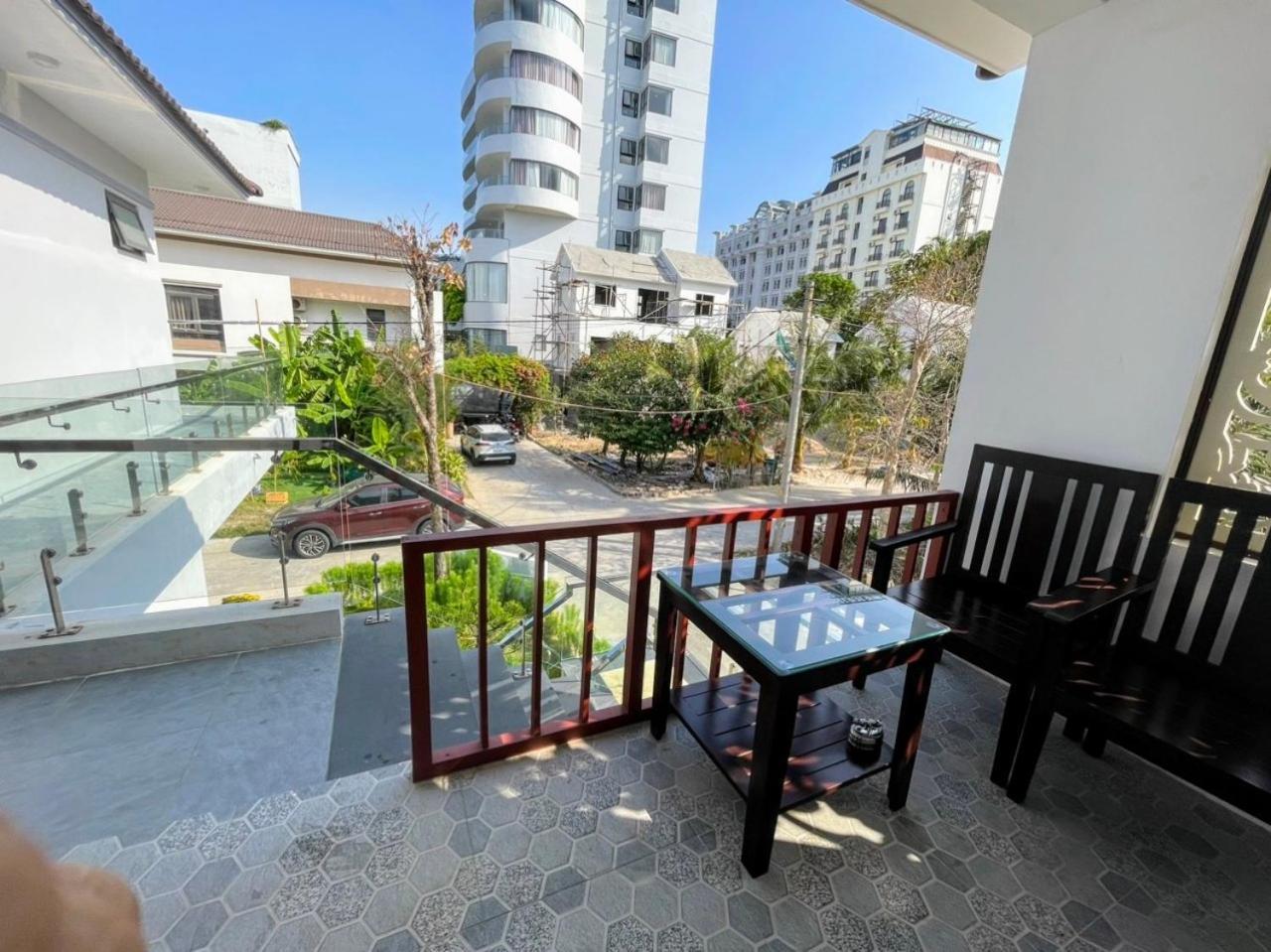 West Life Hotel