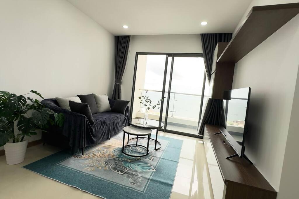 Bedroom Bliss With Breathtaking Views-can Ho 2 Pn Tang Cao, Nhin Thang Ra Bien. * Quy Nhon