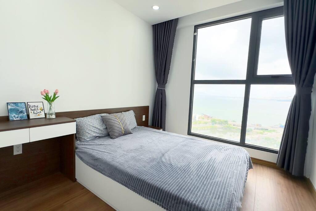 Bedroom Bliss With Breathtaking Views-can Ho 2 Pn Tang Cao, Nhin Thang Ra Bien. Apartment *