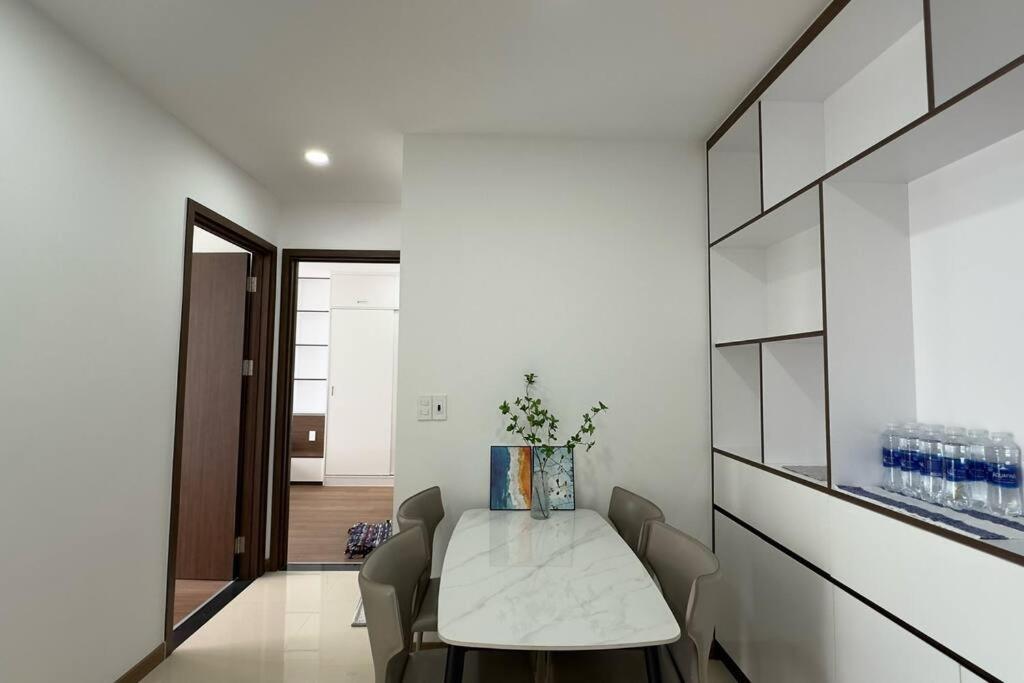 Bedroom Bliss With Breathtaking Views-can Ho 2 Pn Tang Cao, Nhin Thang Ra Bien.