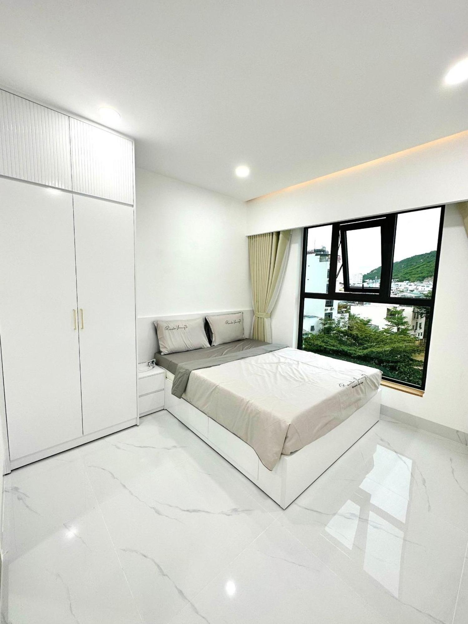Strand Apartment Nha Trang *