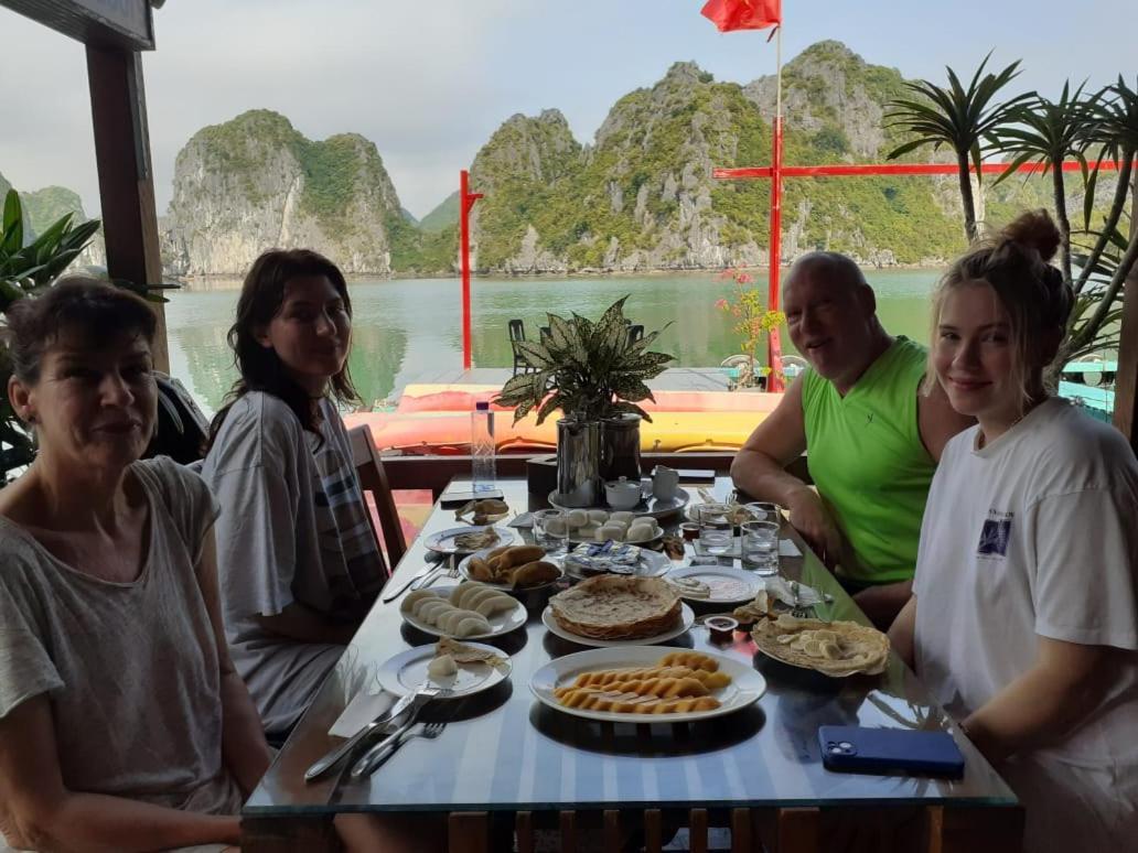 Eco Floating Farm Cai Beo Farm stay Chan Chau