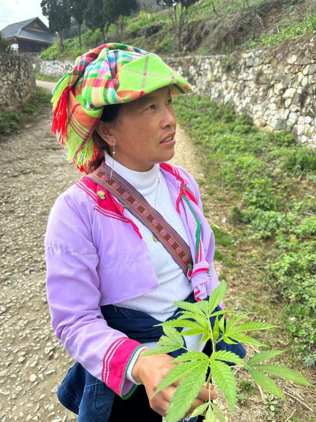Sue Pa Family Trekking * Sa Pa