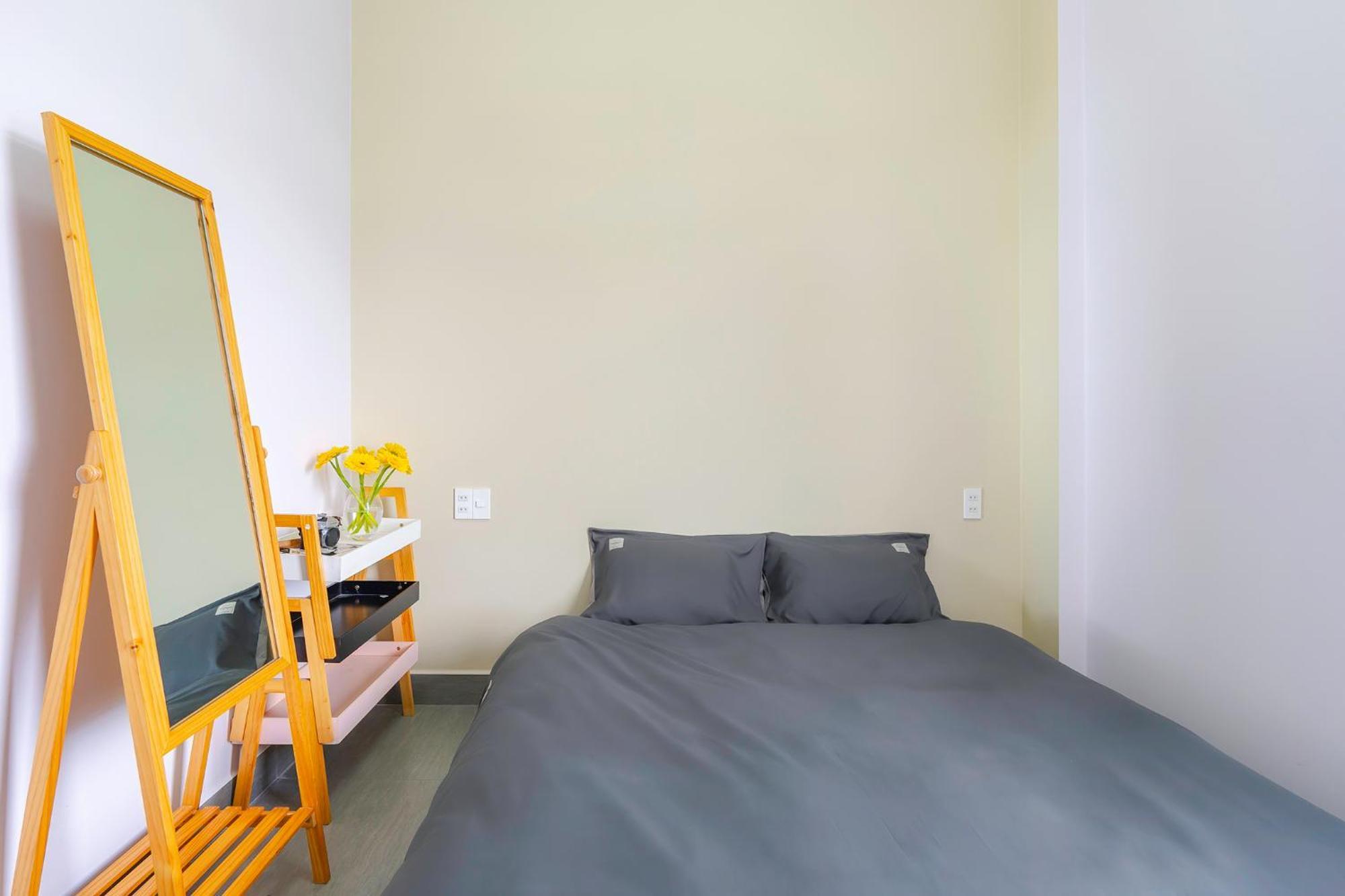 Kim Little House 3*