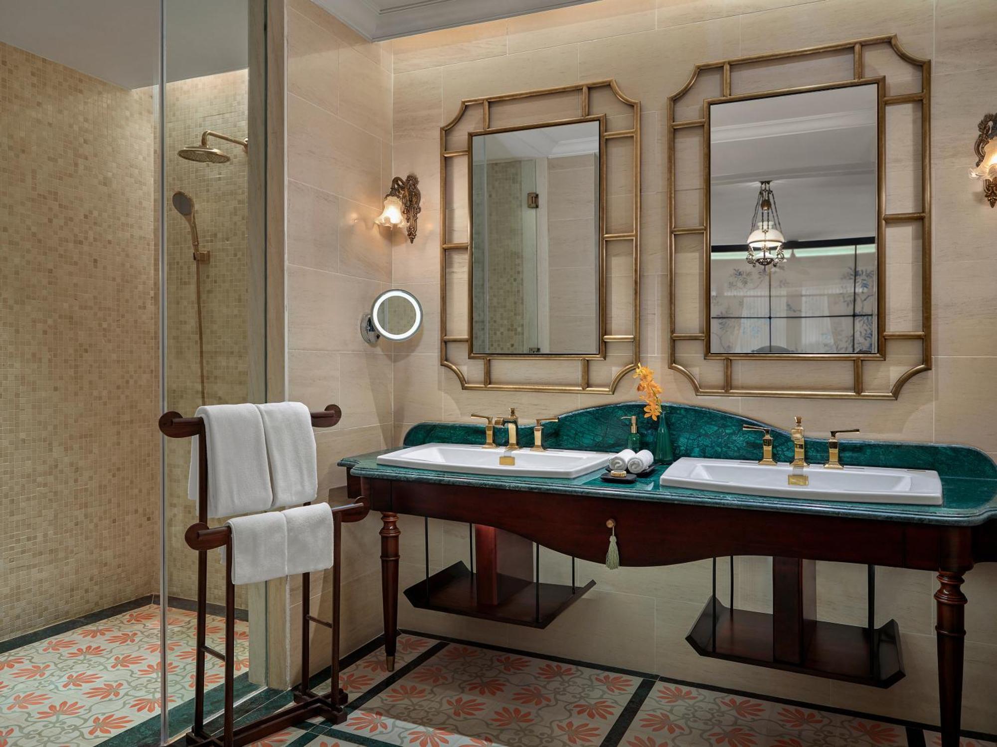 Hotel Perle D'orient Cat Ba - Mgallery Chan Chau