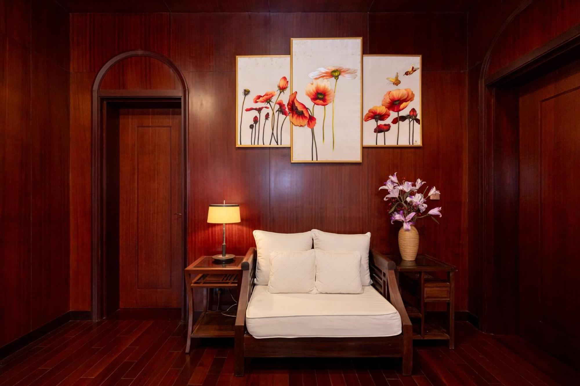 Orangeblue Near Pool Free Vietnam Vung Tau