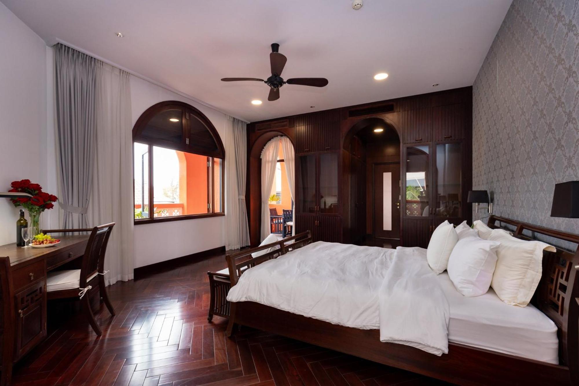 Orangeblue Near Pool Free Vietnam