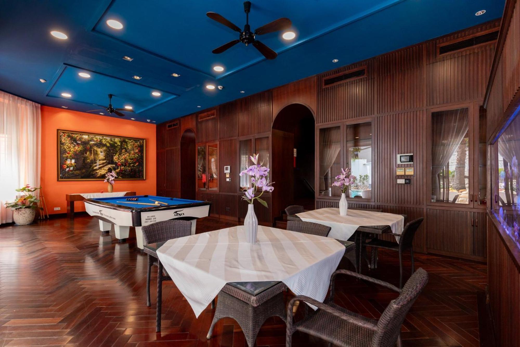 Orangeblue Near Pool Free Vietnam Villa Vung Tau