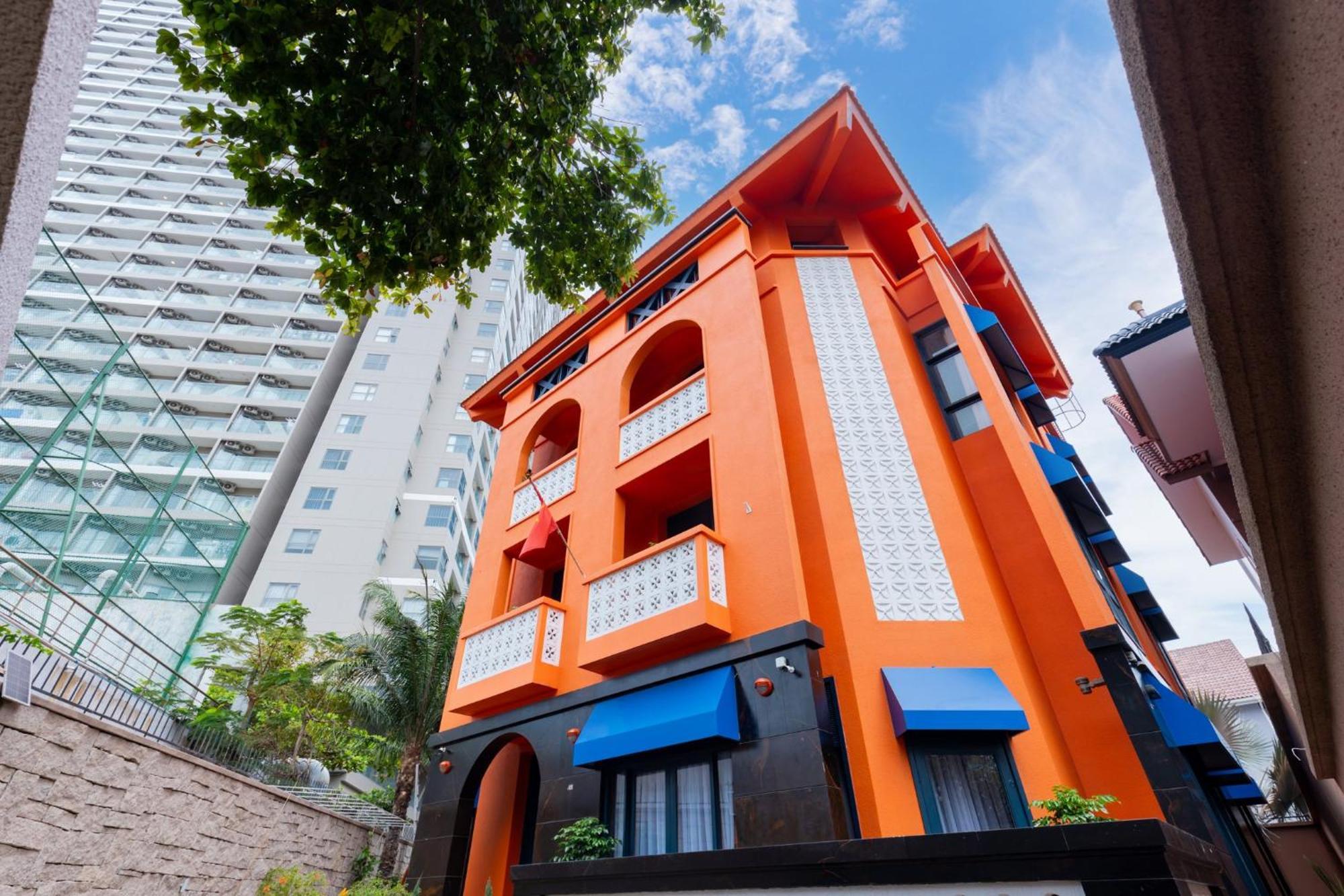 Orangeblue Near Pool Free Vietnam Vung Tau