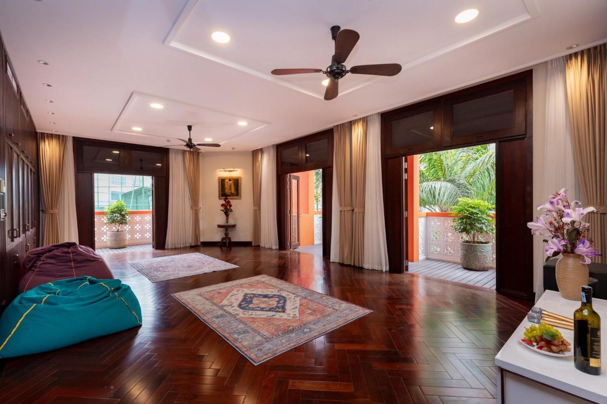 Orangeblue Near Pool Free Vietnam Villa Vung Tau