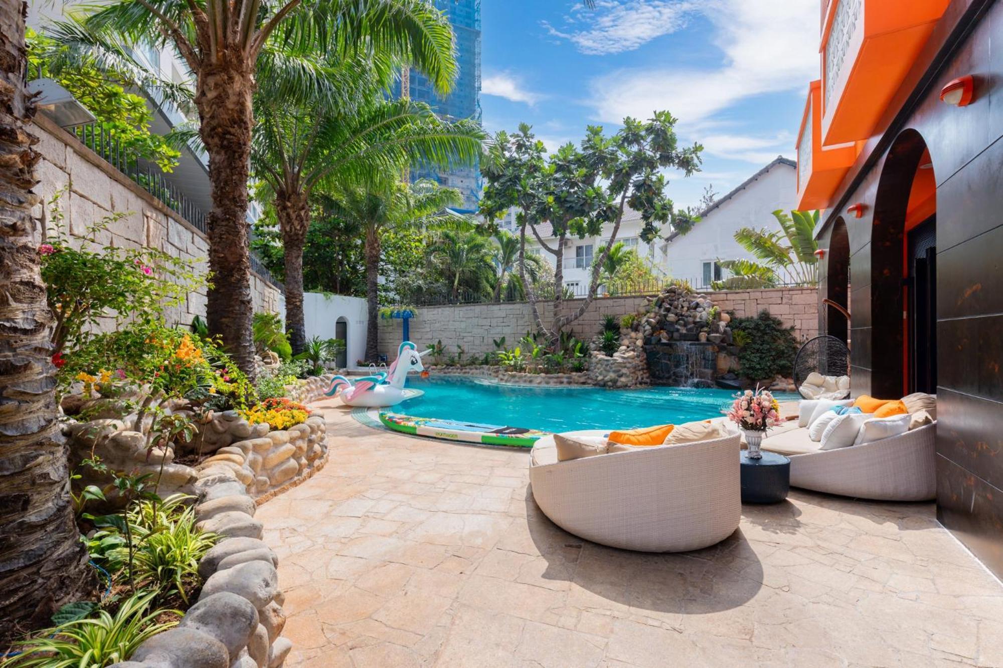 Orangeblue Near Pool Free Vietnam