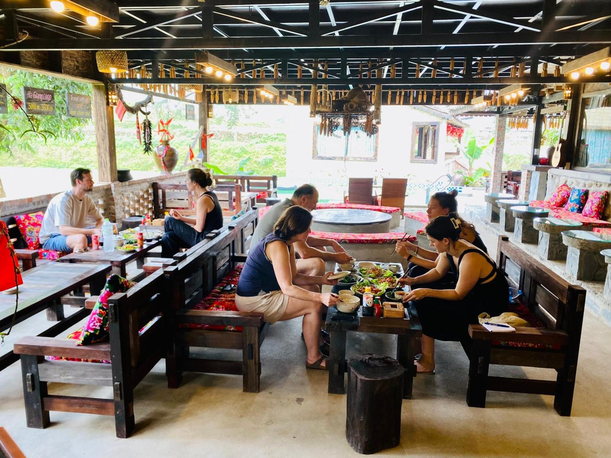 Ban Bang Tours & Motorbike Homestay Ha Giang