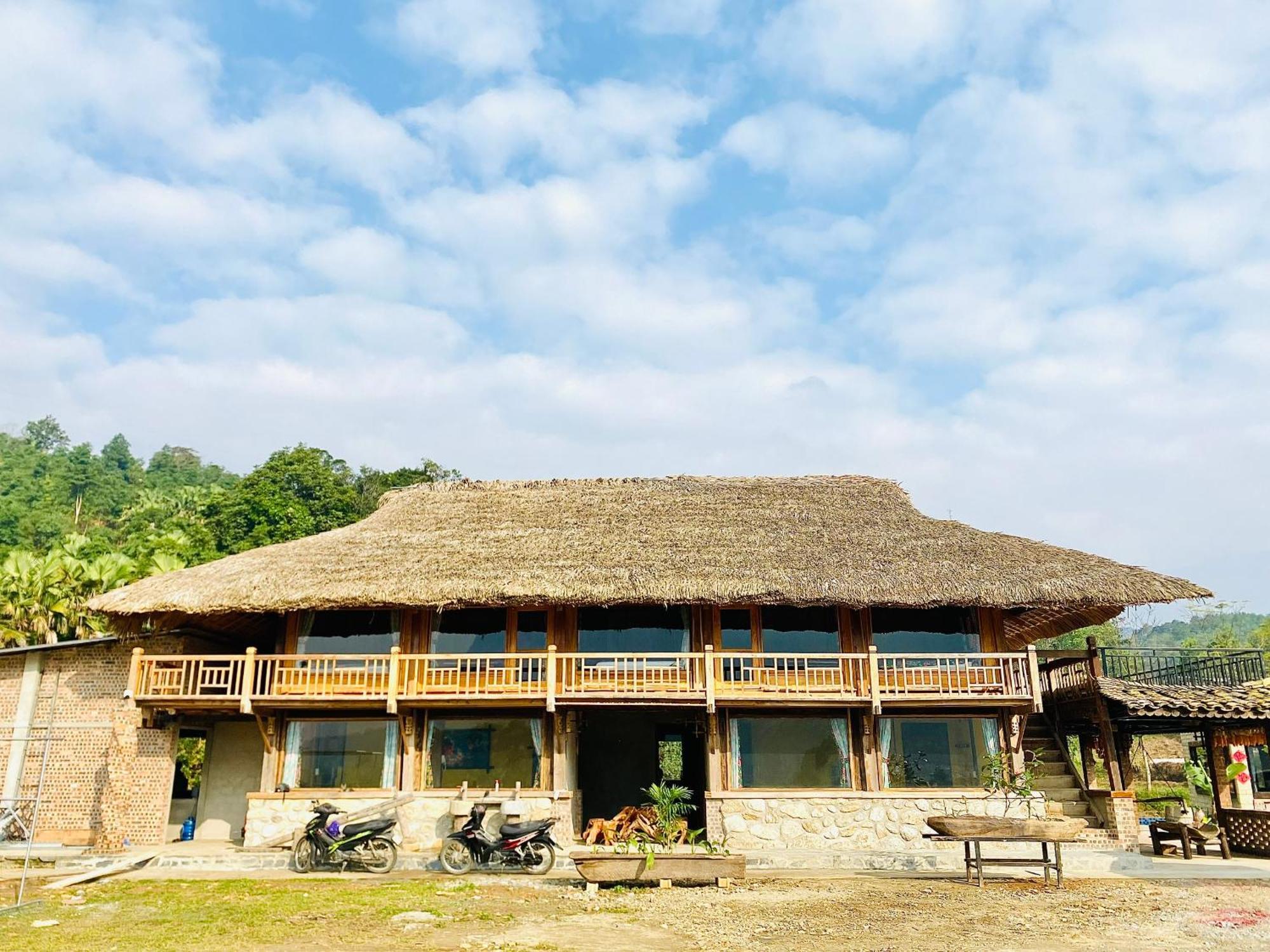 Ban Bang Tours & Motorbike Homestay *