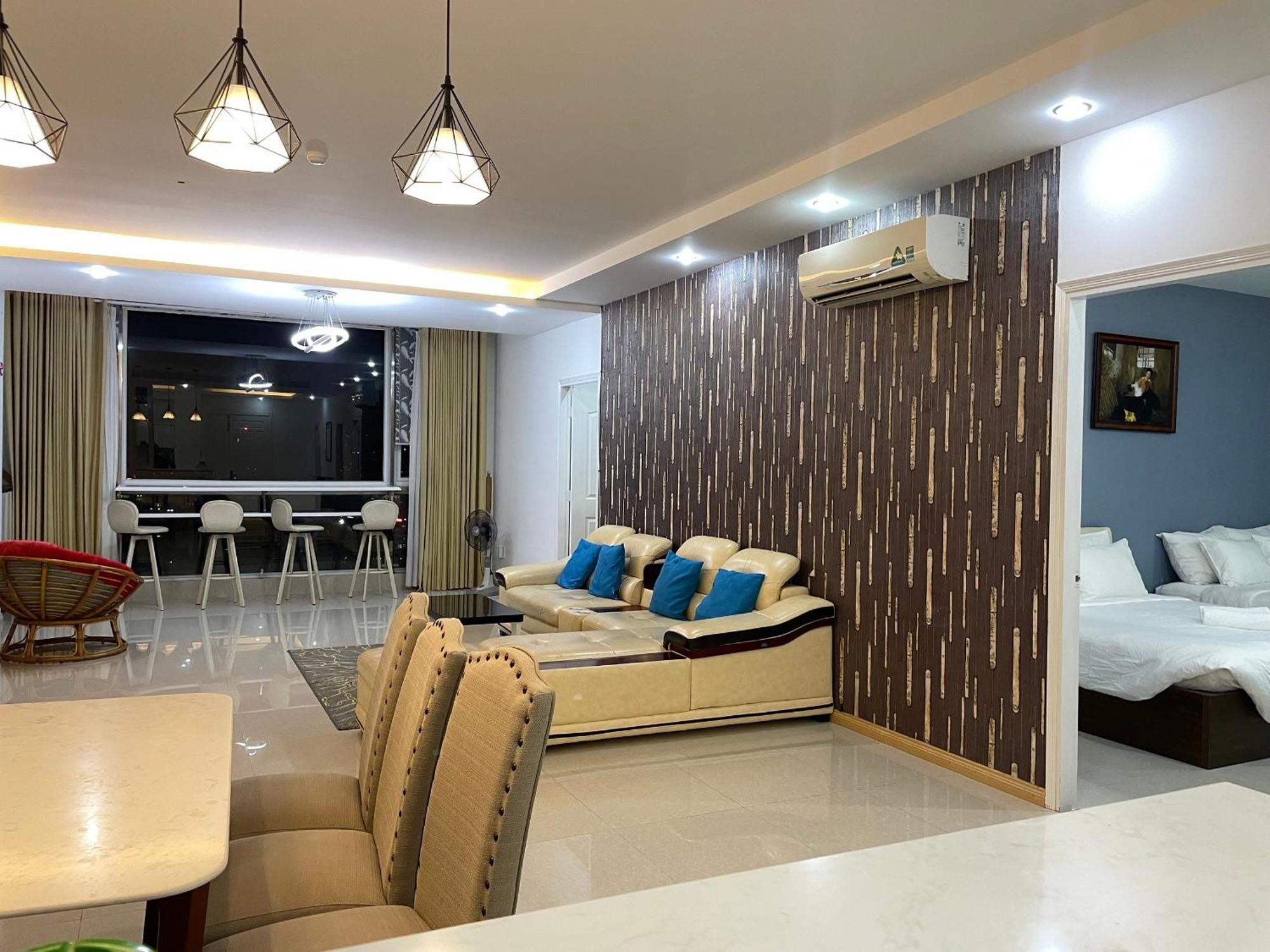 Penthouse 4 Bed In Apartment
