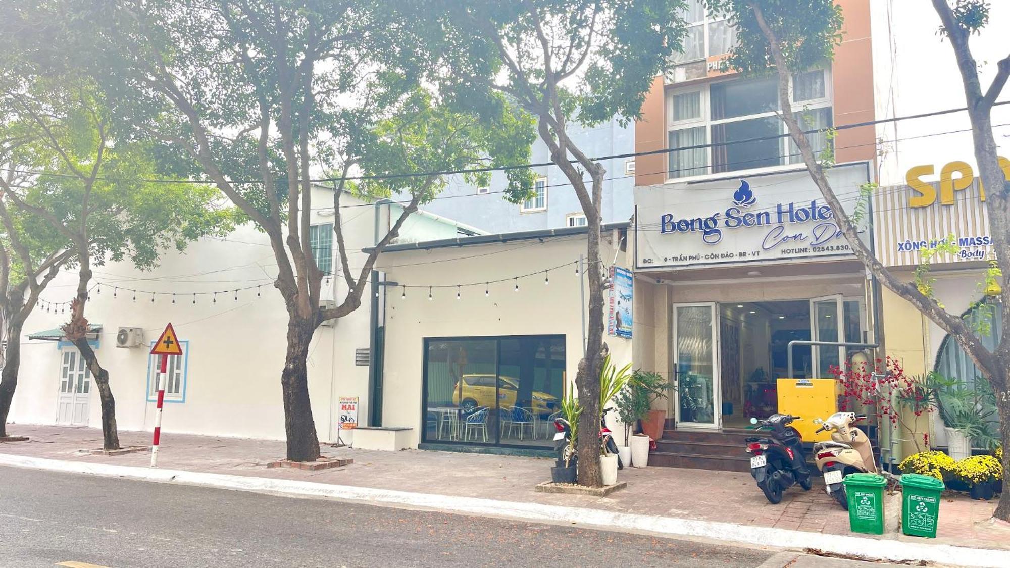 Bong Sen Con Dao Hotel *