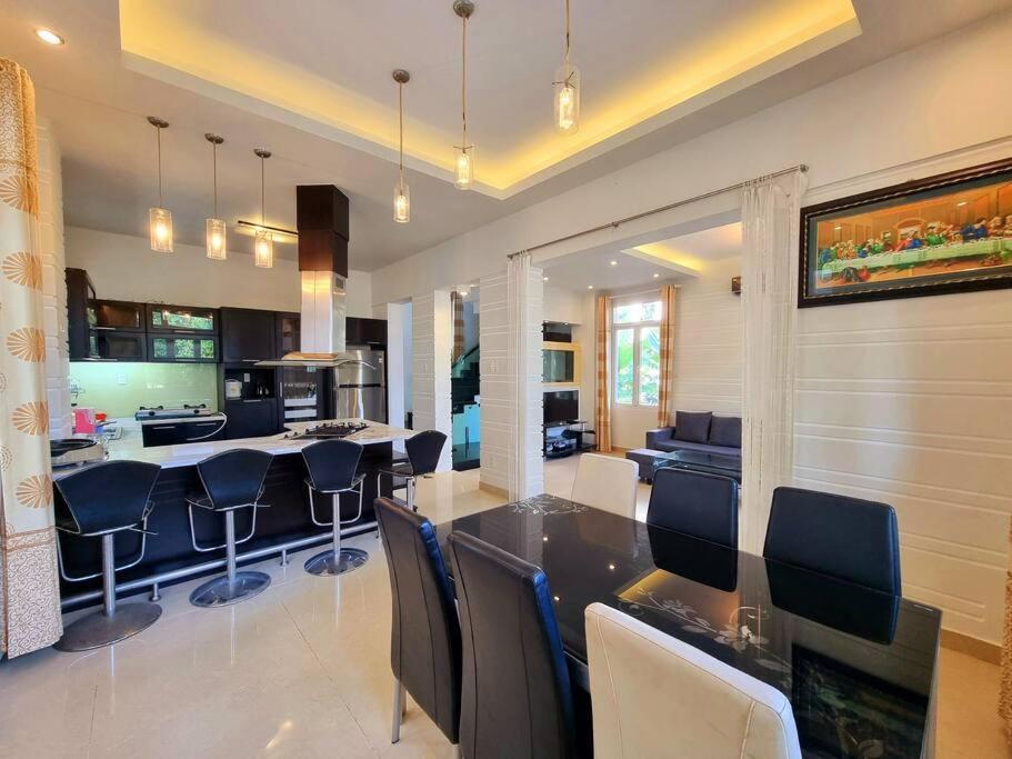 Villa Promotion 20% 4 Bedrooms, Near Beach, Comfort Nha Trang