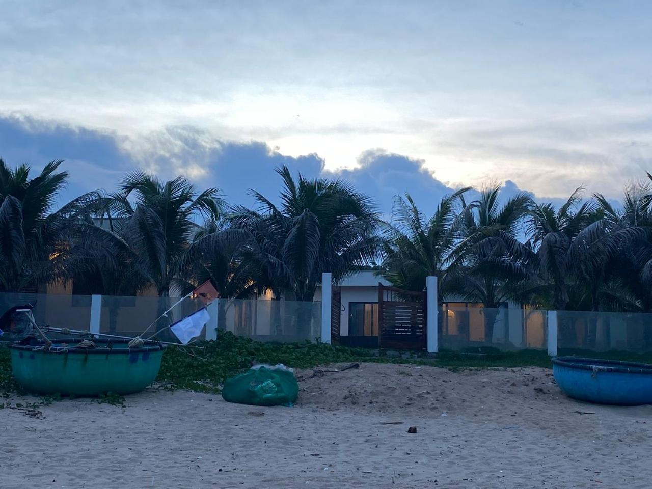 Villa Lang Chai Beachfront *