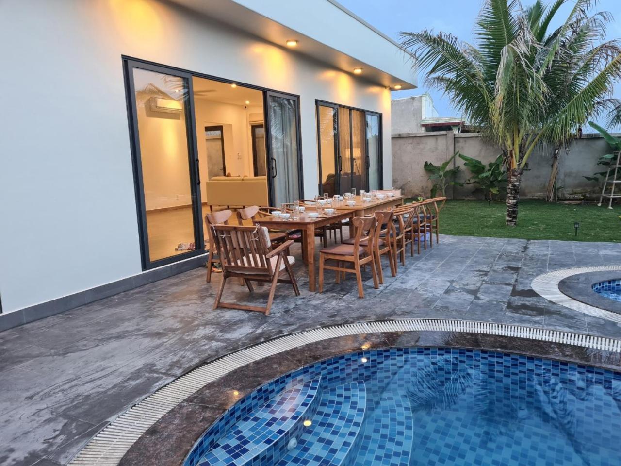 Villa Lang Chai Beachfront *