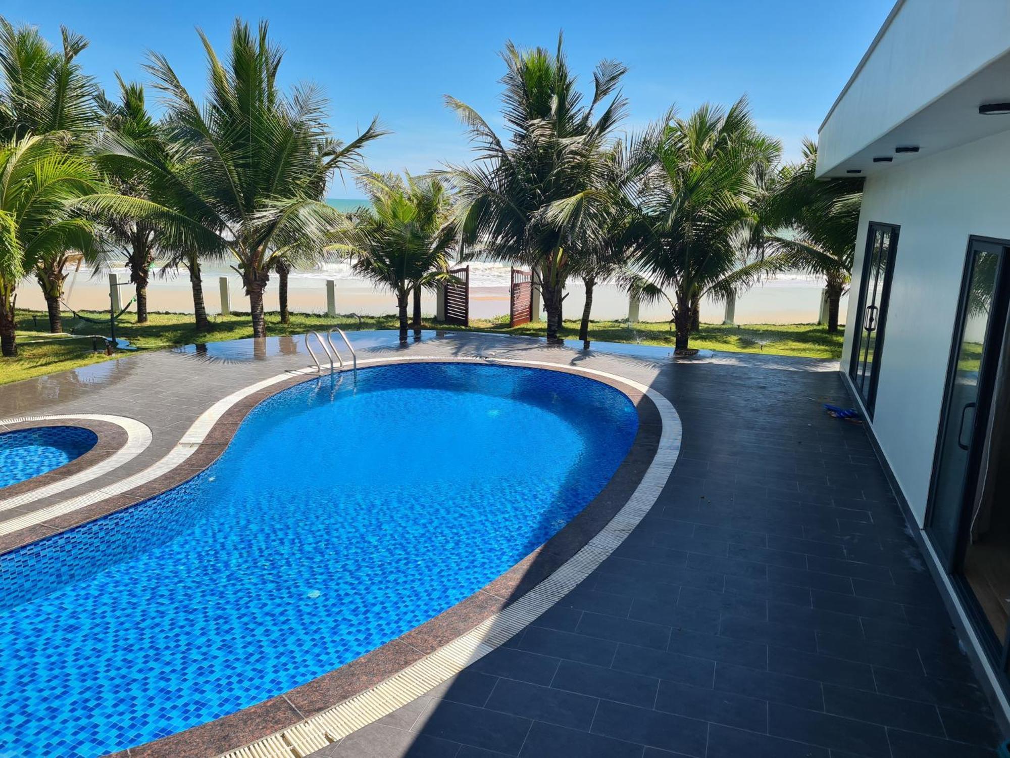 Lang Chai Beachfront Villa