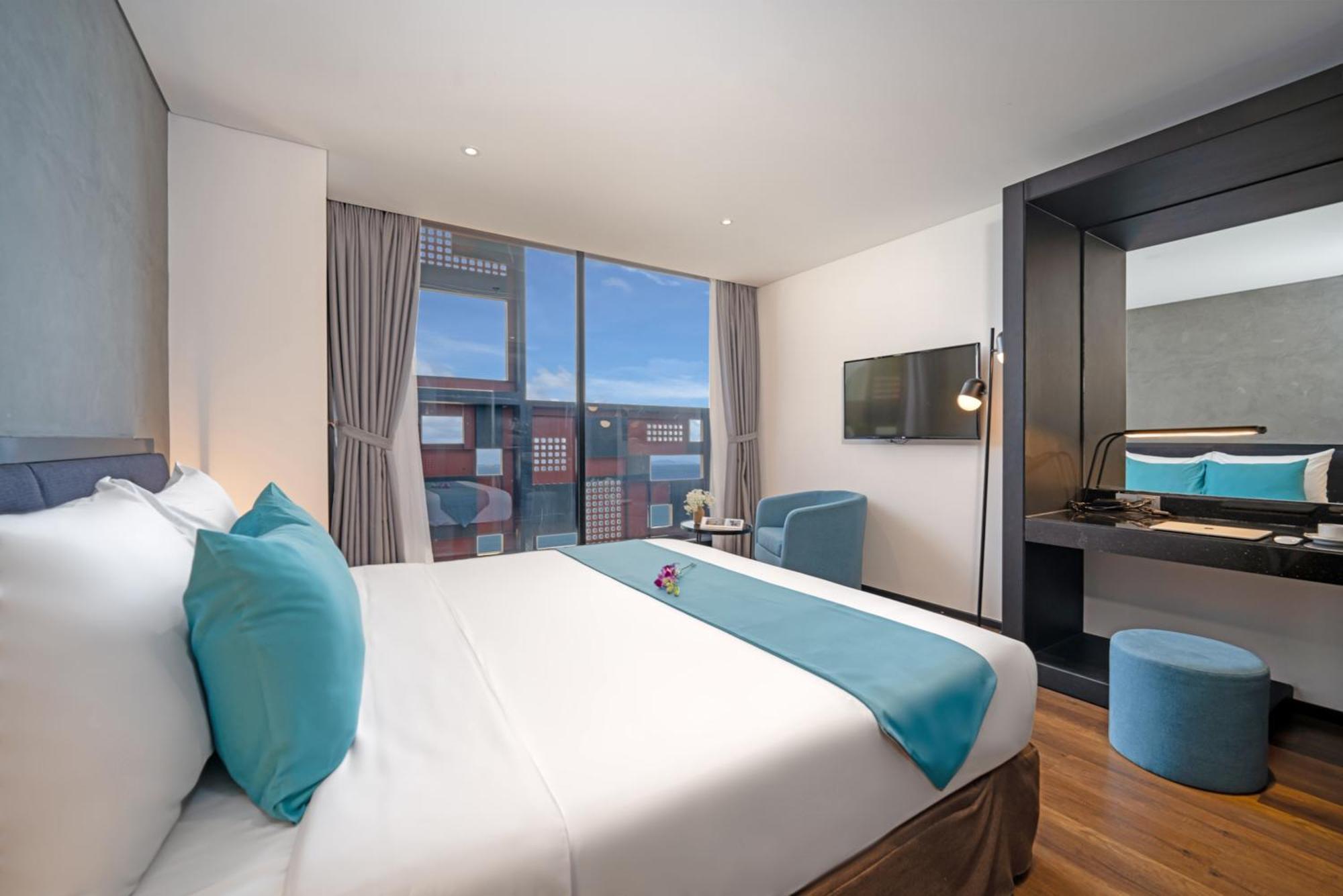 The Code & Hotel 4*