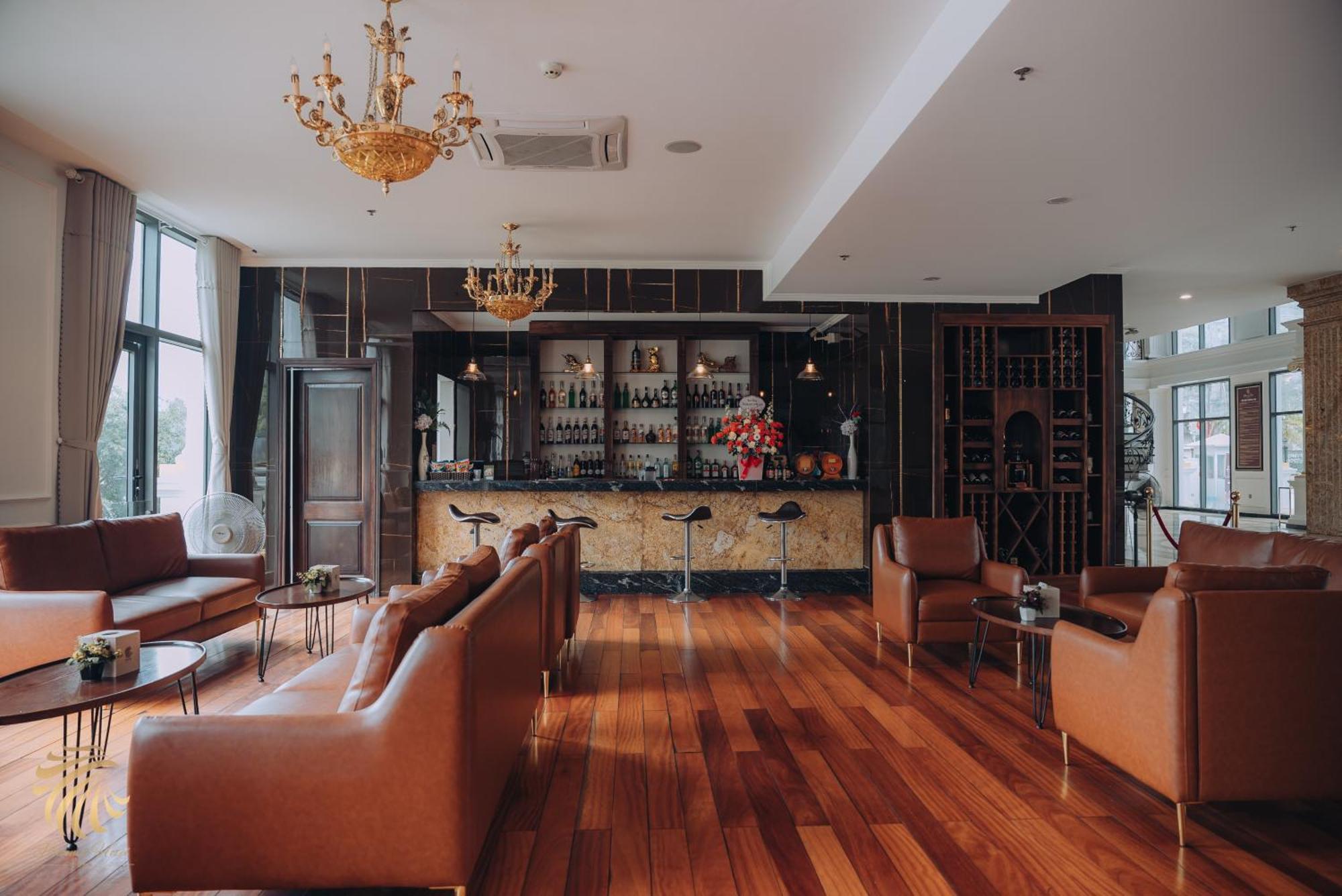 Phoenix Hotel