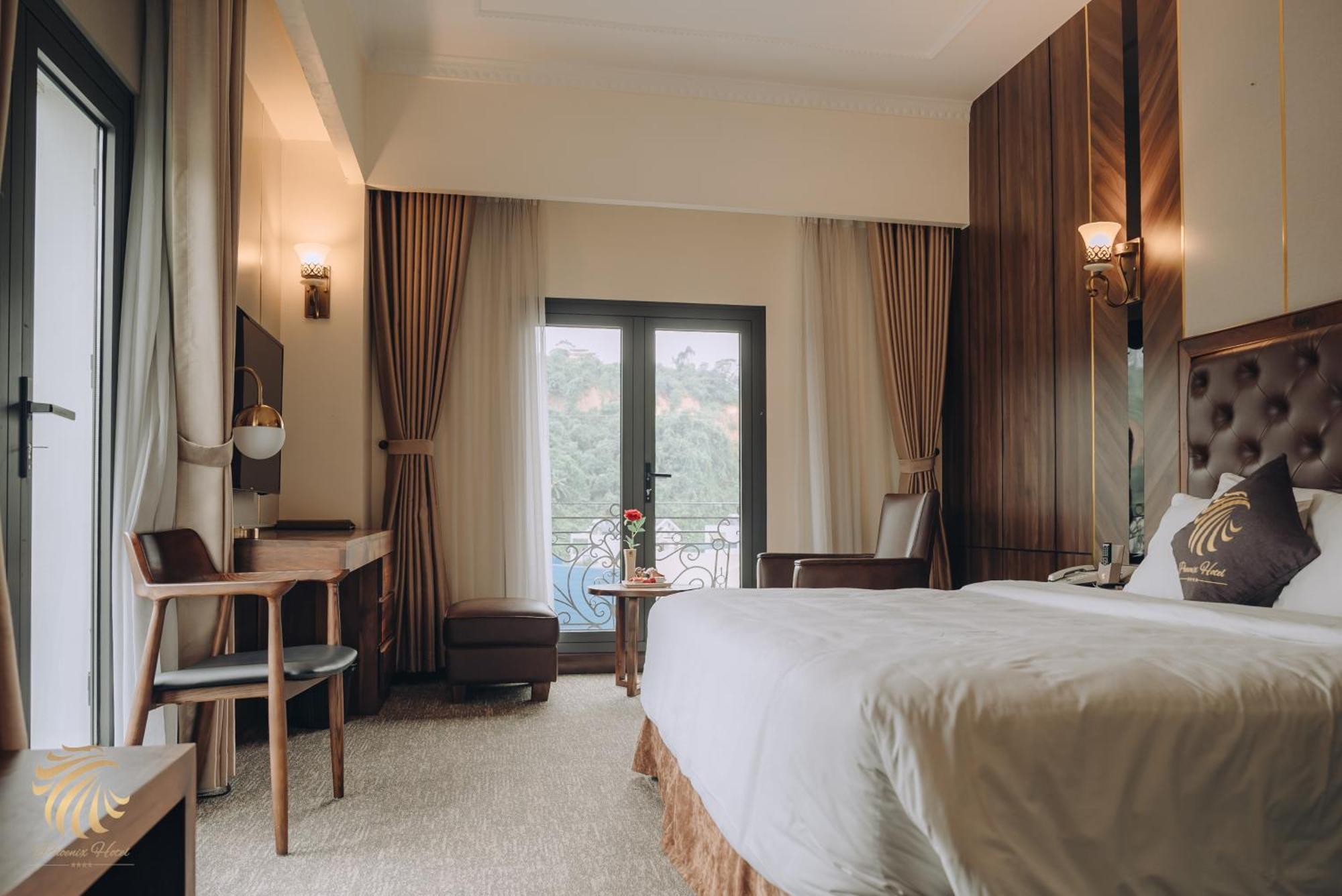 Hotel Phoenix 4*