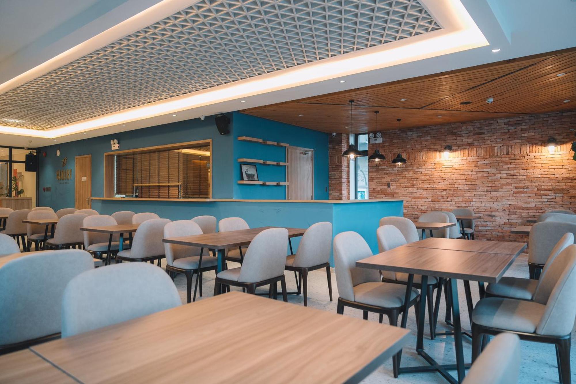 Canary Hotel 3*