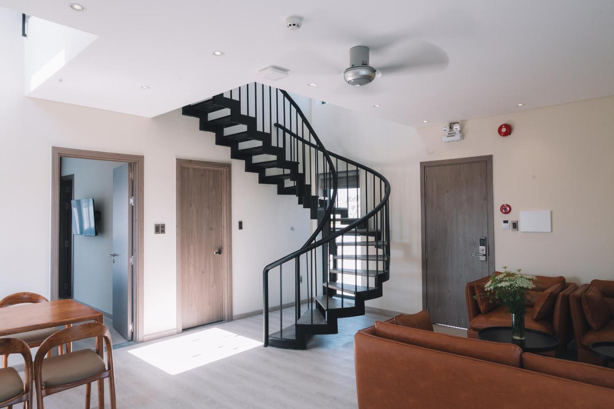 Canary Hotel