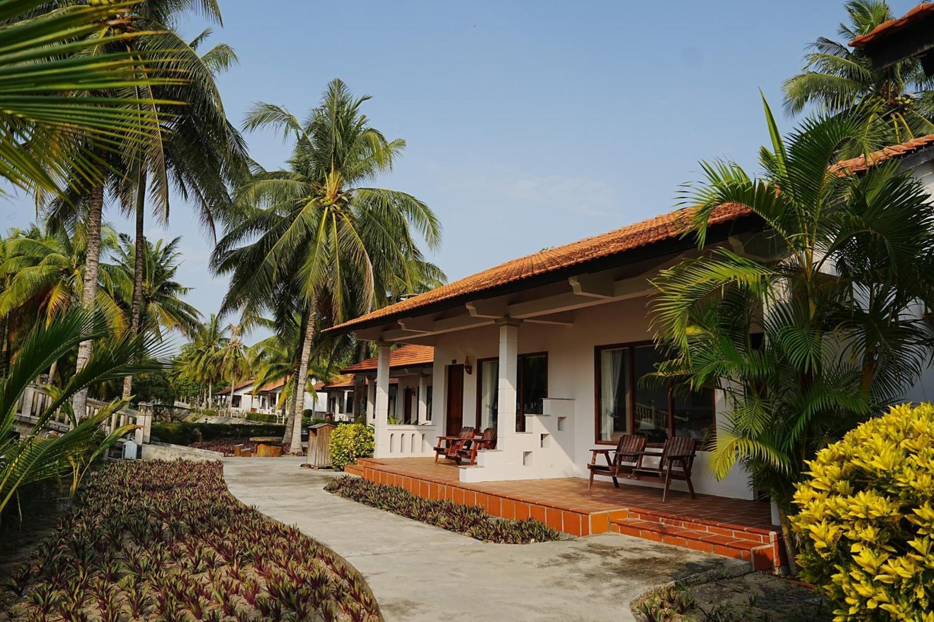 Dat Lanh Beach Resort 3* La Gi