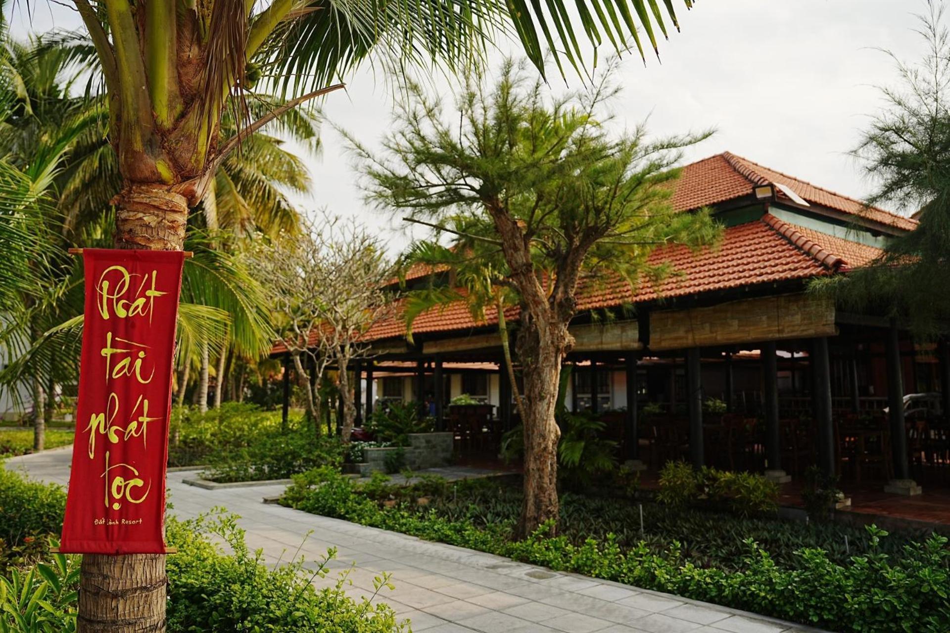 Dat Lanh Beach Resort Hotel 3*