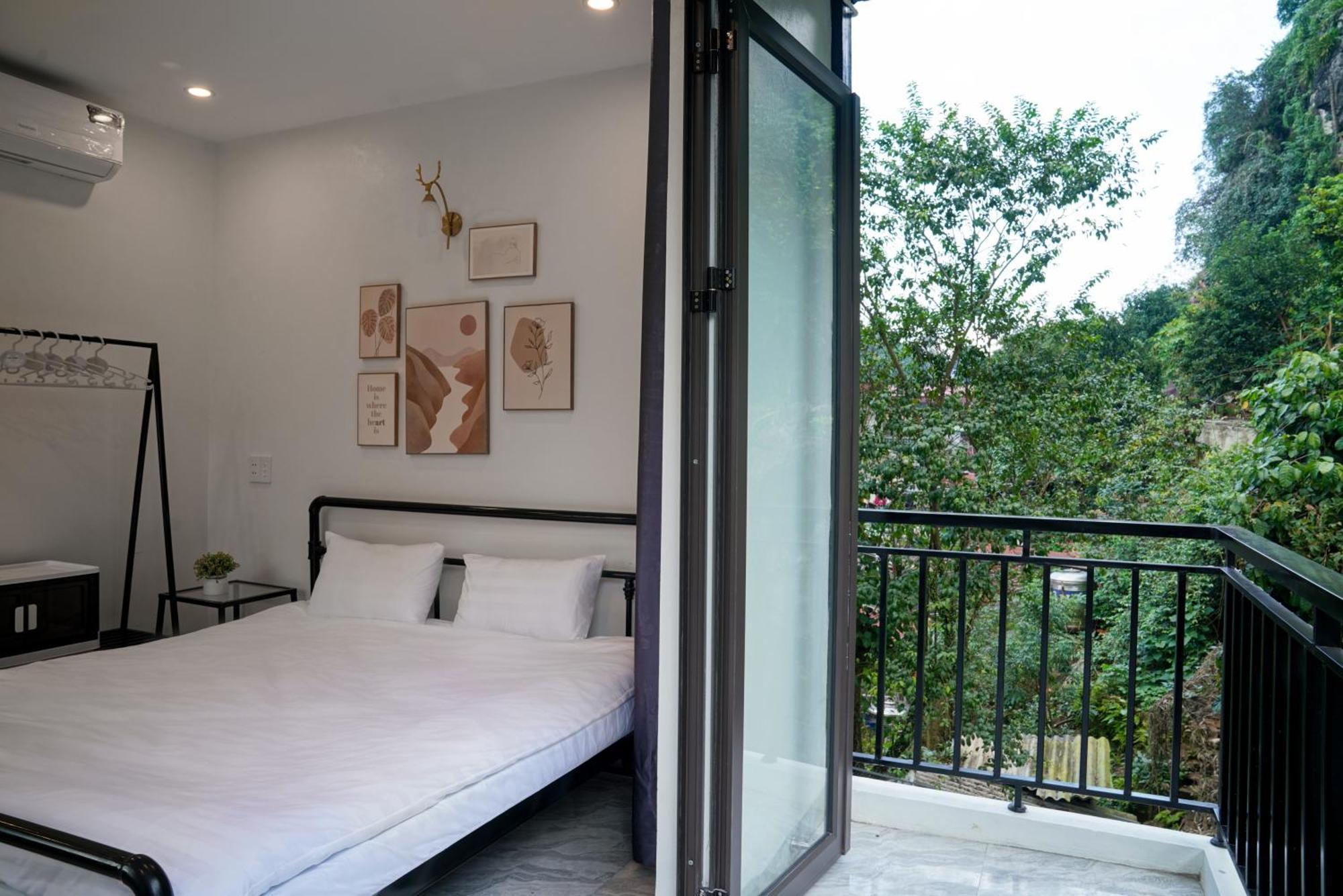 Bed & Breakfast Strawberry House , Tour & Motorbikes Rentel *