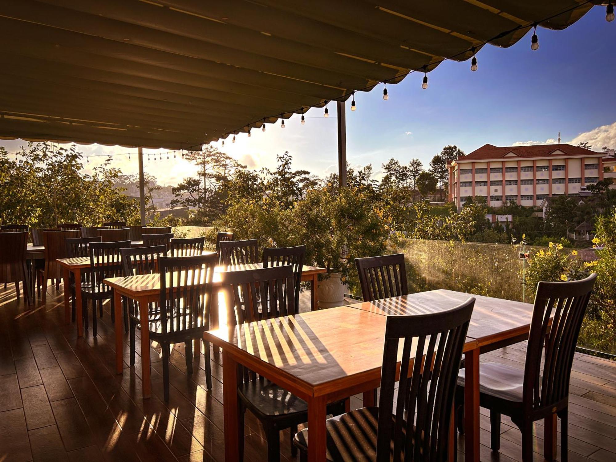 Hong Mon Hotel 3*