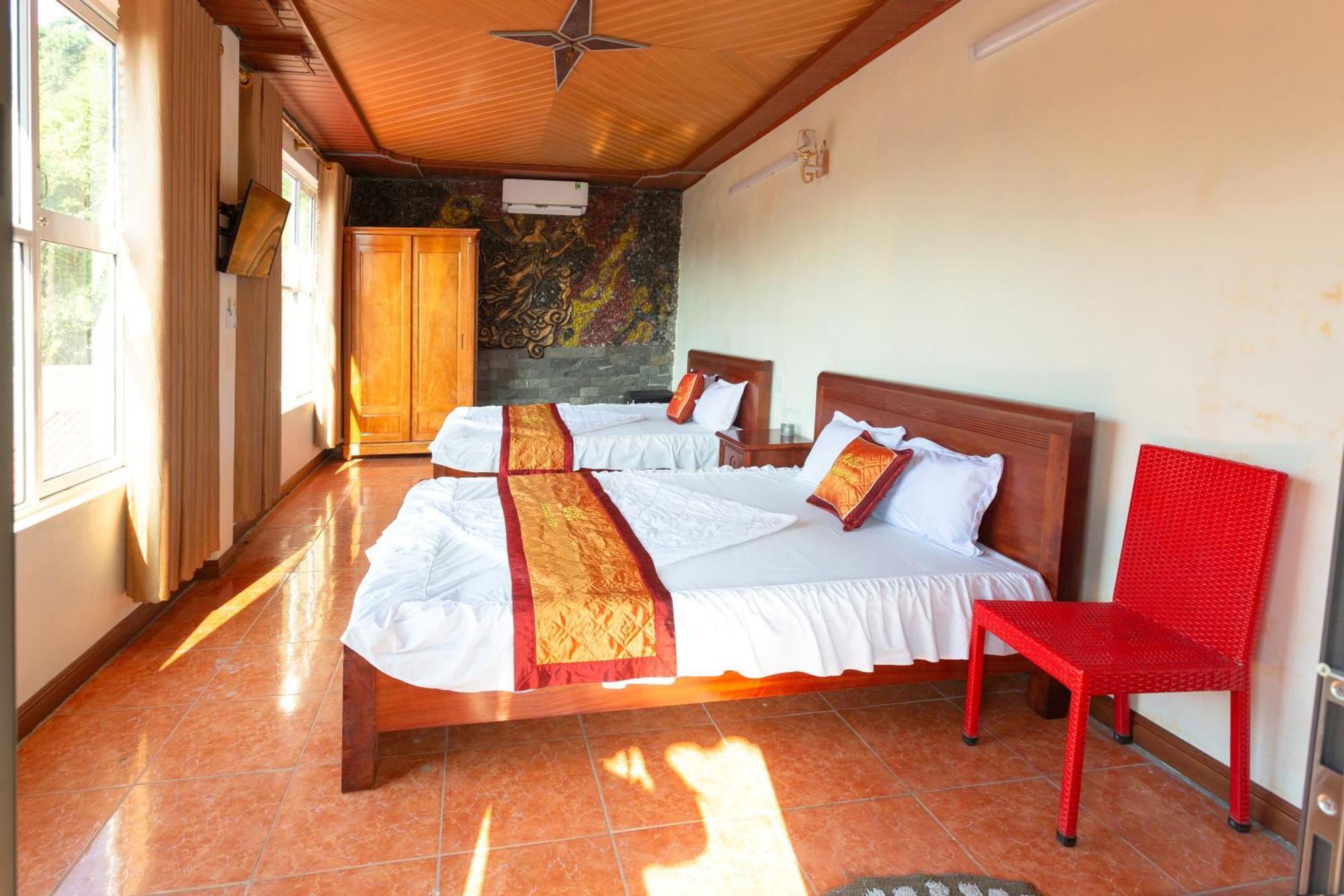 Cat Ba Mountain View Bed & Breakfast 2*
