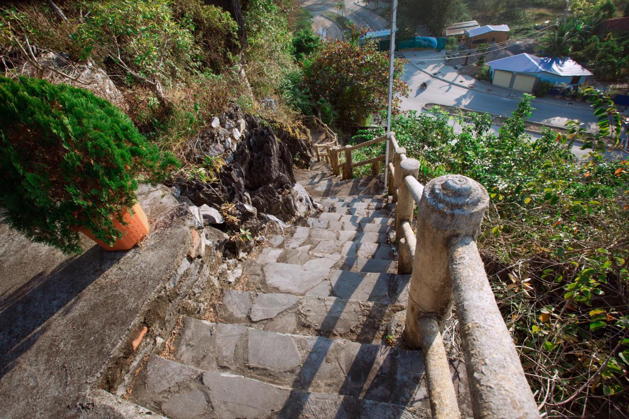 Cat Ba Mountain View 2*