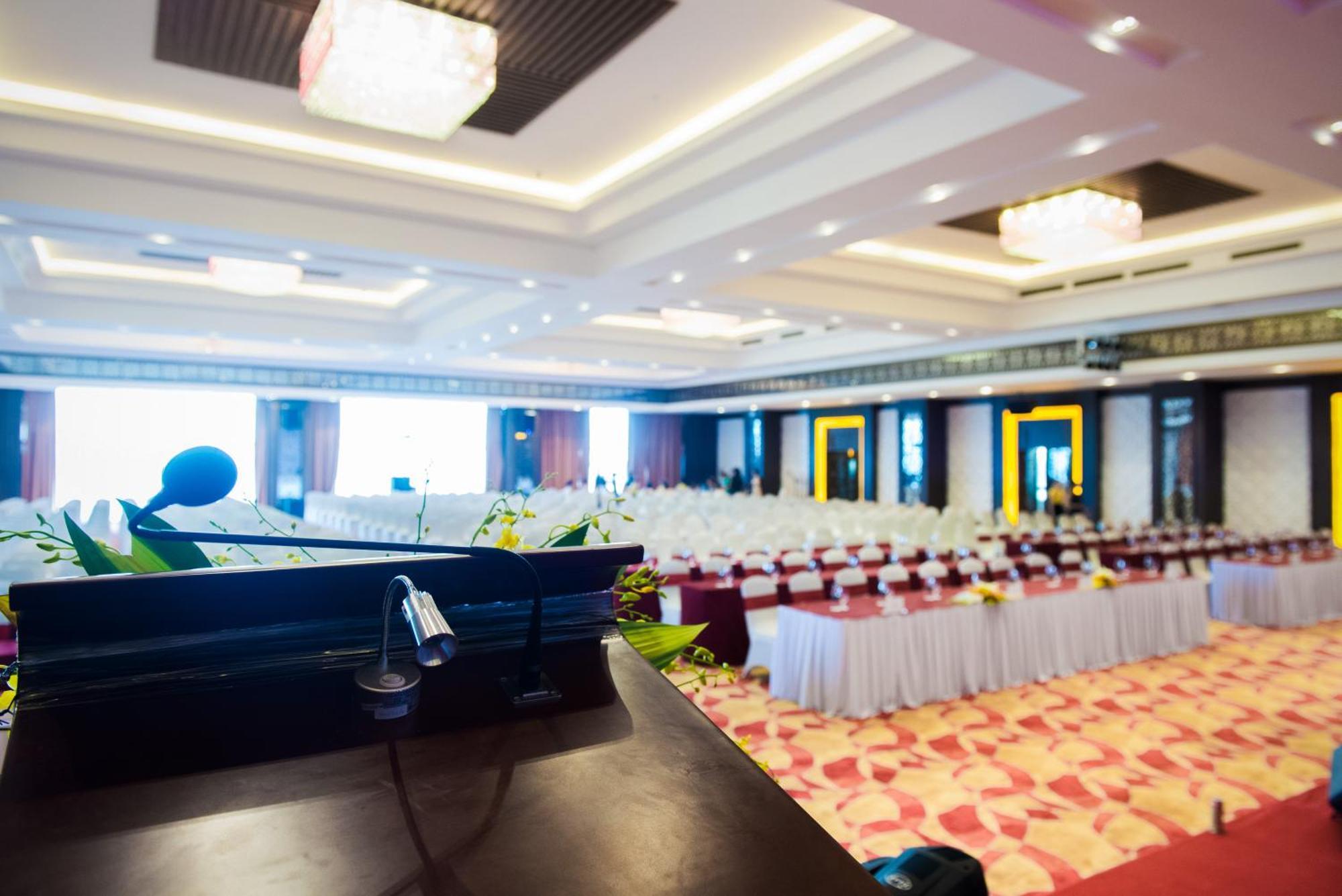 Khách sạn Muong Thanh Luxury Nhat Le 5*