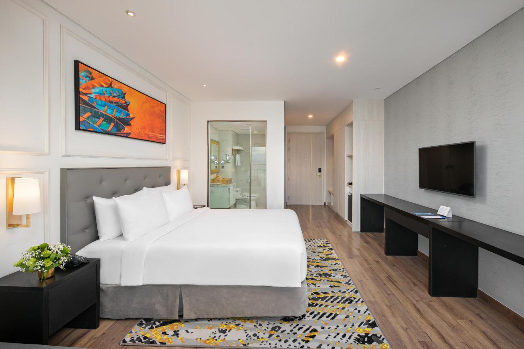 Khách sạn Wyndham Golden Bay 5*