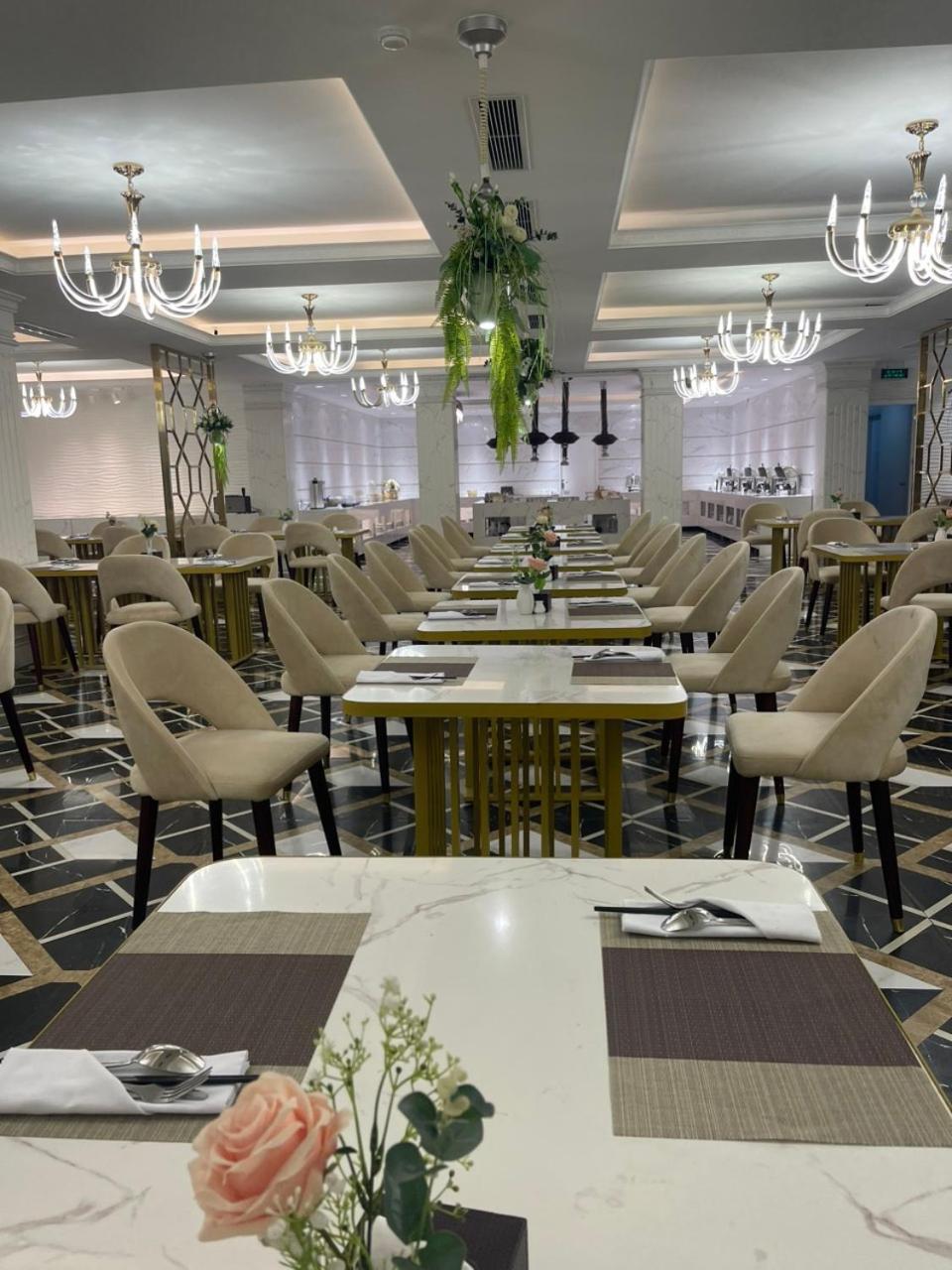Canh Hung Palace Hotel
