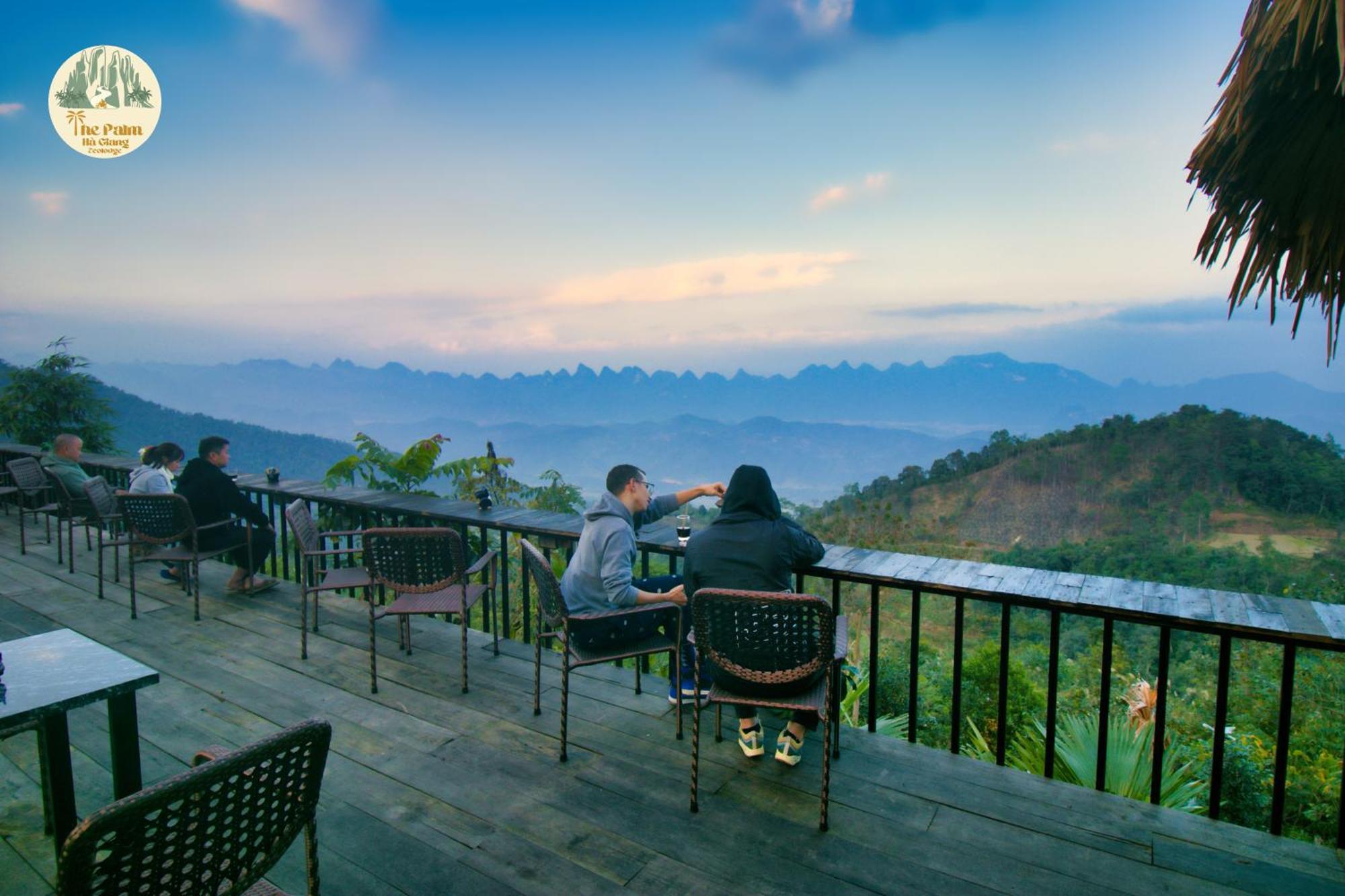 Tvpalm Lodge *